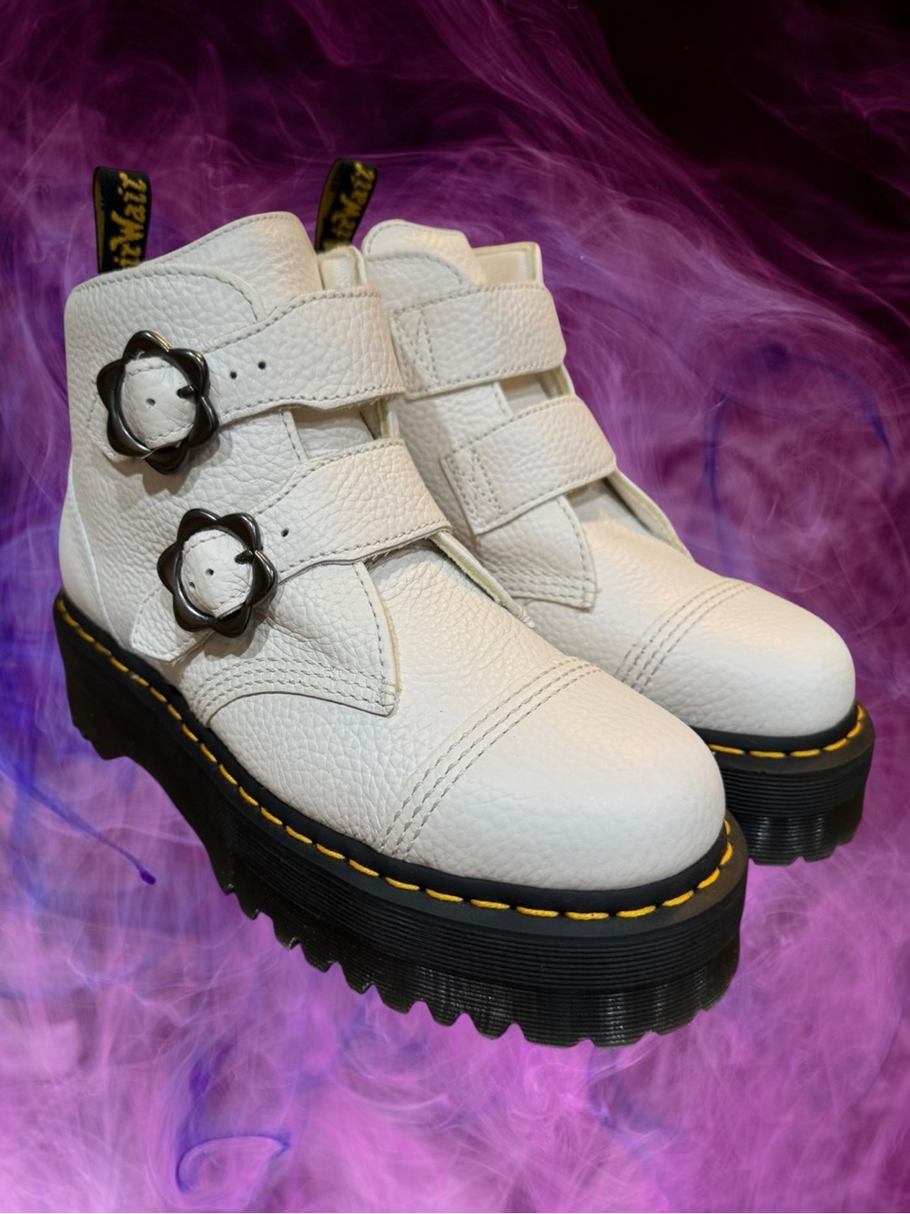Dr. Martens Devon Flower Buckle White Pebbled Leather Platform Boots Sz 9 NEW - Picture 3 of 16